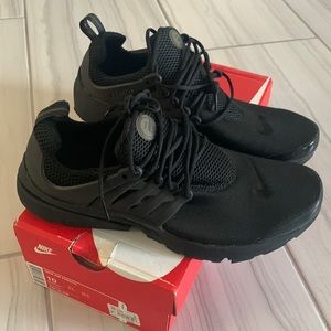 NWT * Nike Air Presto - Triple Black